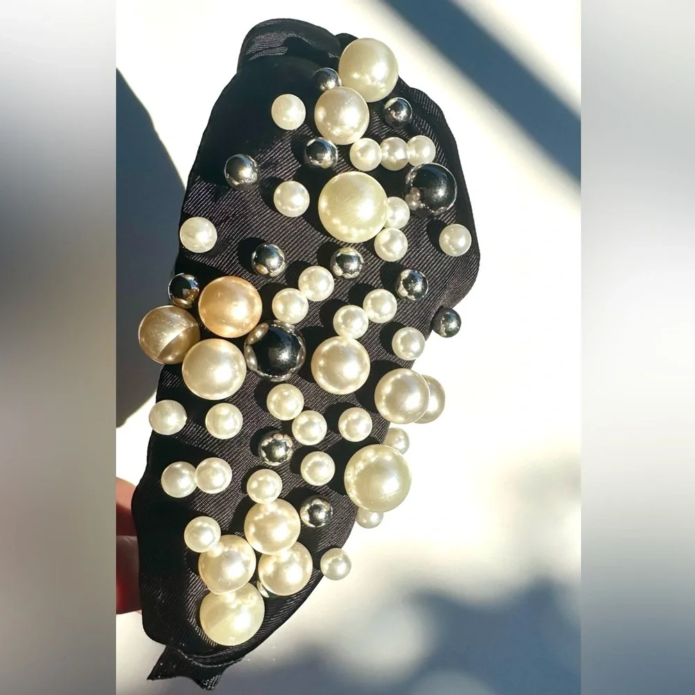 Elegant Black Pearl-Embellished Headband